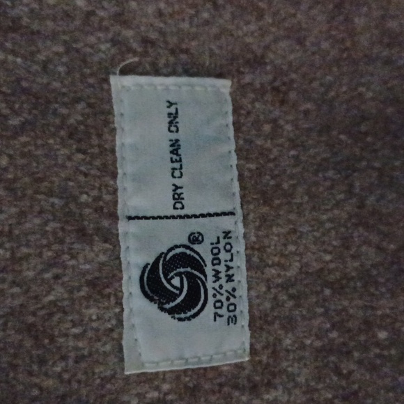 Elegant Tan Double-Breasted Trench Coat - Picture 12 of 12